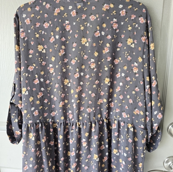 Torrid Floral Sheer Chiffon Tunic Shirt Sz 2X Babydoll High Low Roll Tab Sleev - Picture 11 of 12